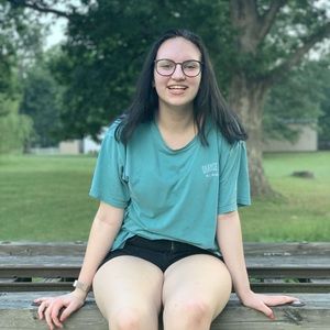 Meet your Posher, Danielle